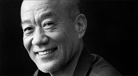 Joe Hisaishi portrait en noir et blanc